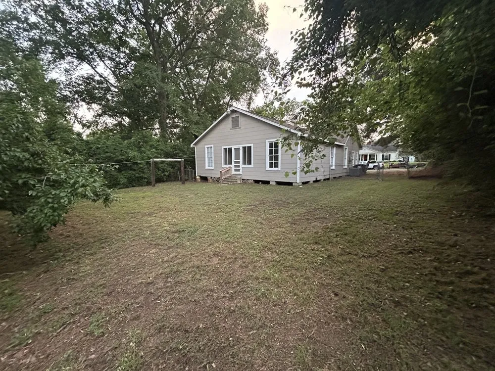 Local yard cleanup service in Livingston, TX by Lakeside Lawn Care Landscaping