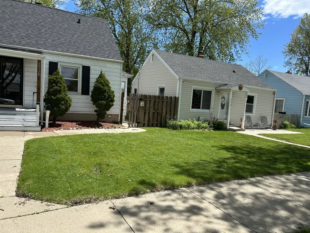 Expert landscape design experts serving Milwaukee, WI - Lakeside Lawn Services & Snow Removal