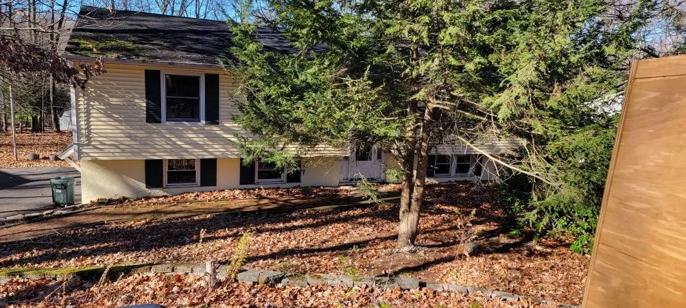 Expert yard maintenance in New Windsor, NY by Lakeside Lawn Services