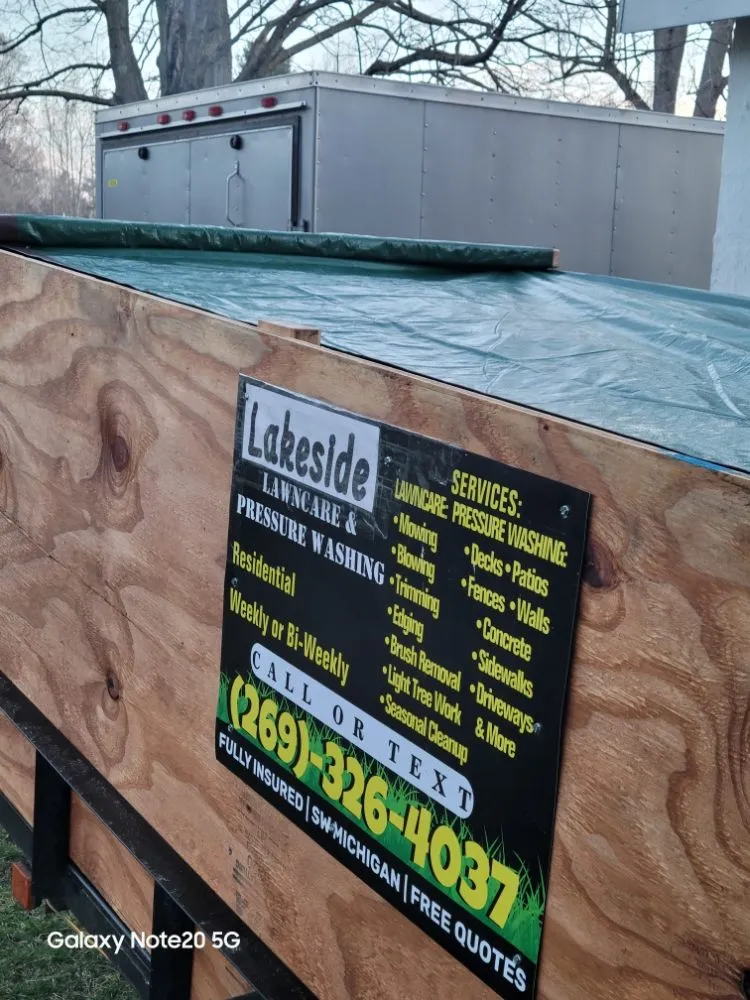 Affordable yard cleanup service experts serving Harbert, MI - Lakeside Lawncare & Pressure Washing