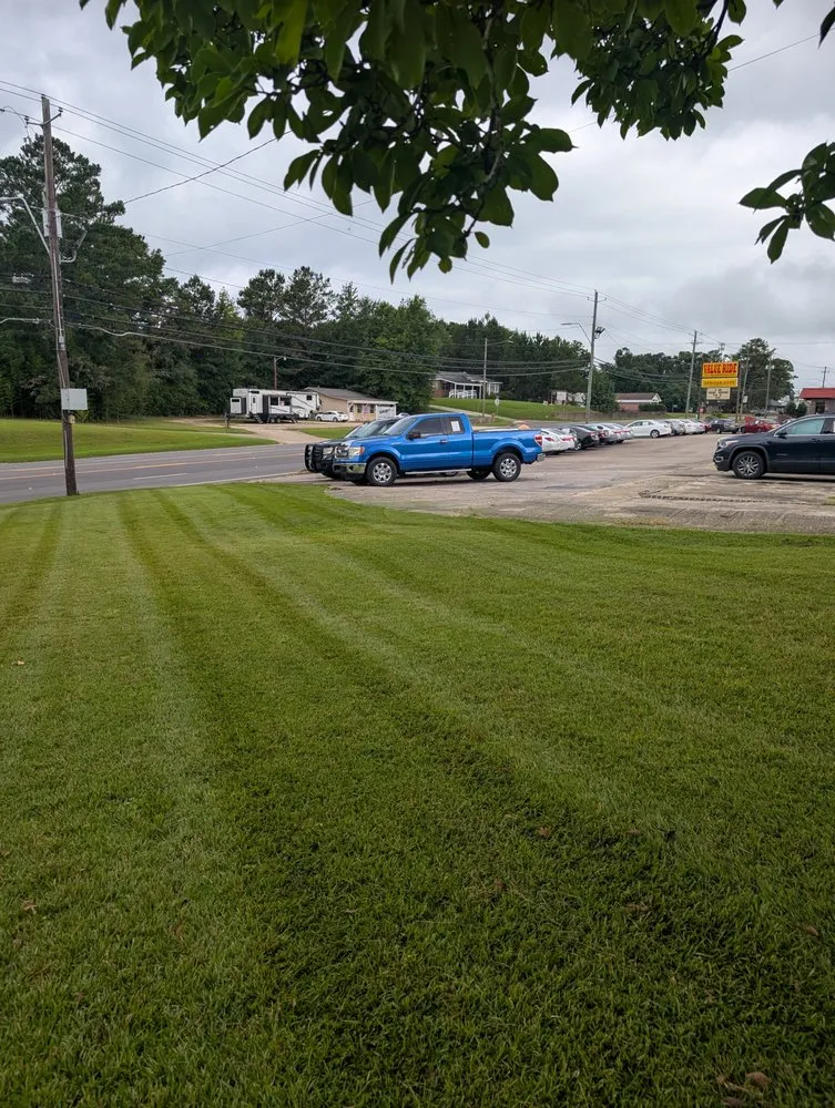 Expert yard maintenance in Lanett, AL by Lakeside Lawncare