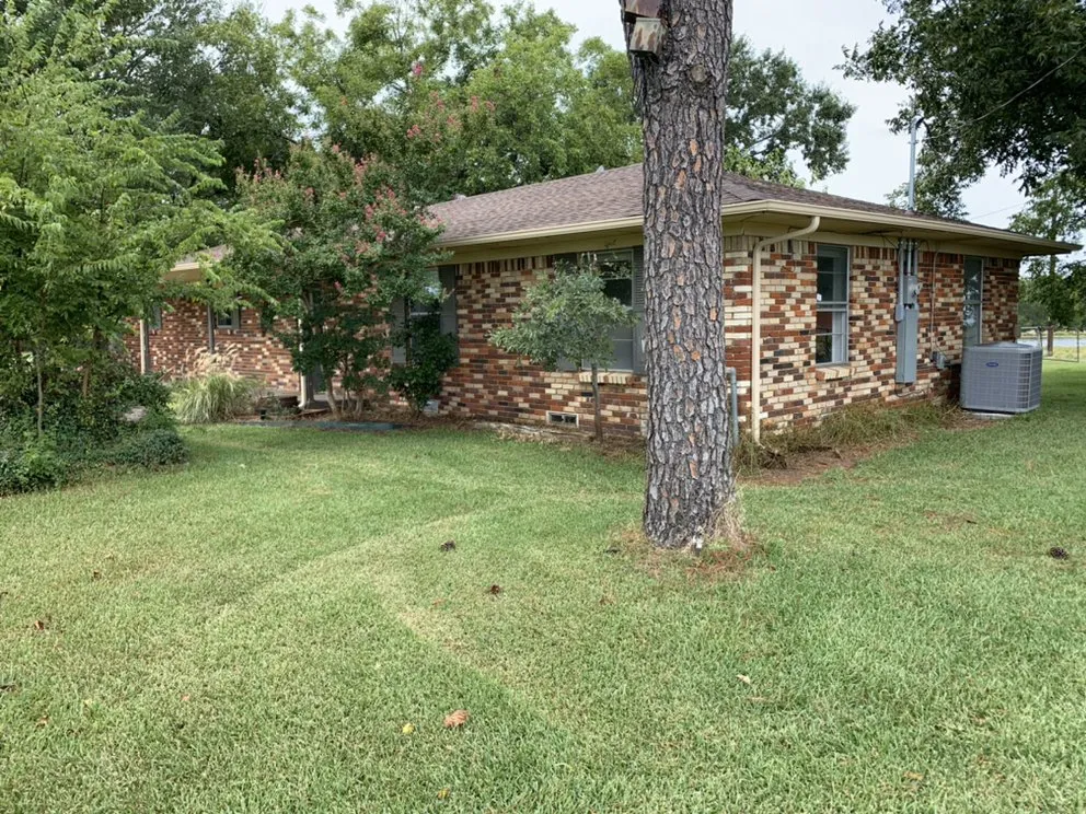 Reliable lawn care service in Forney, TX by Lakeside Services