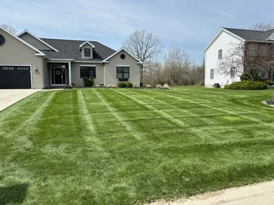 Lakeview Lawn Service Logo