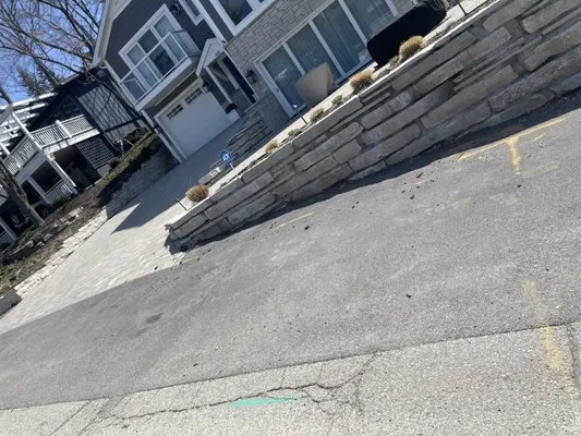 Lakeview Village Logo