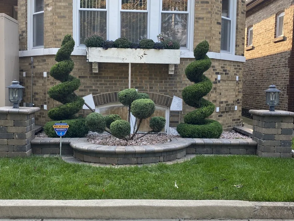 Affordable garden landscaping in Chicago, IL by Lalo Landscaping