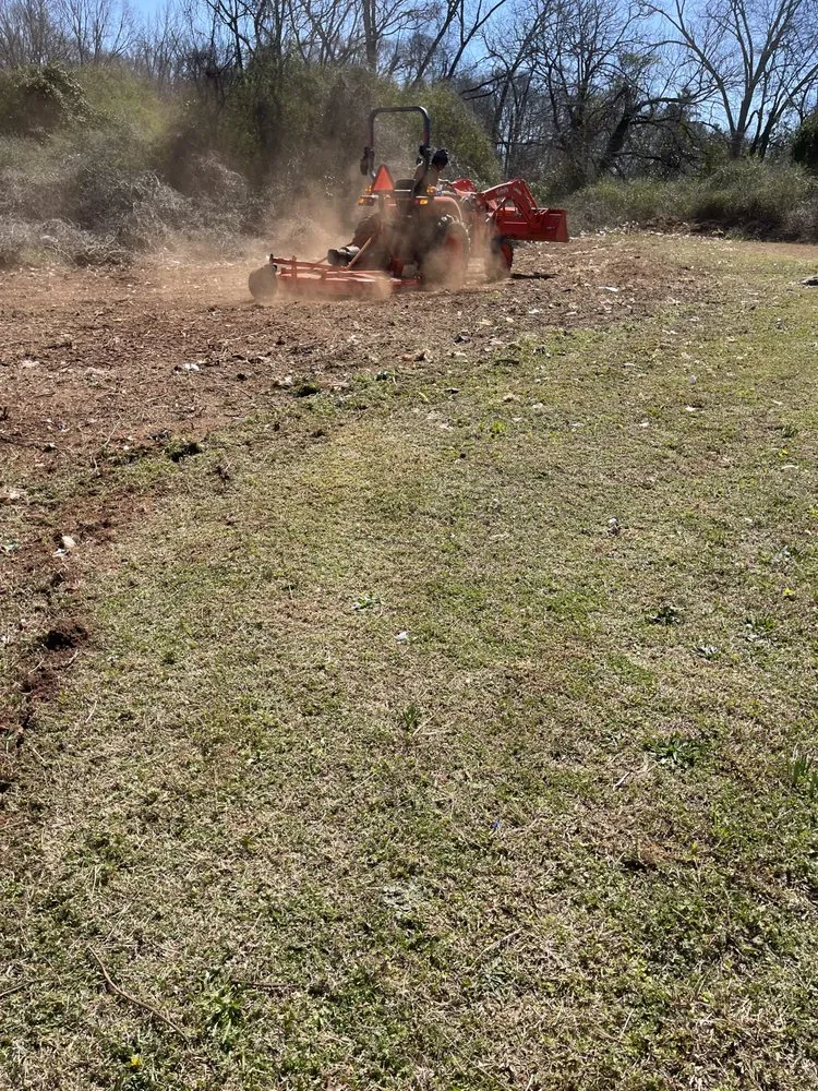 Custom lawn care service near you in Talbotton, GA by Lamar Land Management