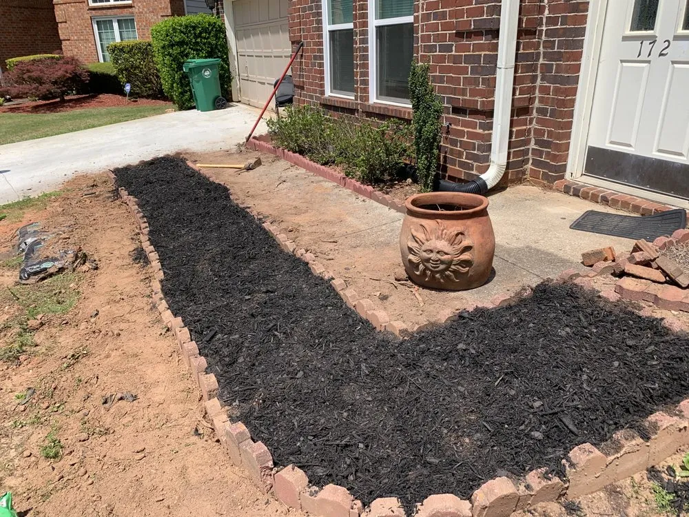 Expert garden landscaping in Stone Mountain, GA - Lamarr Lawn Service