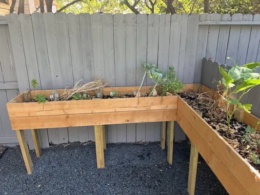 Lamas Landscaping Logo