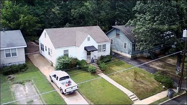 Lambert Lawncare and Surface Cleaning Logo