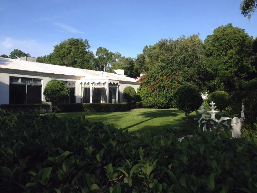 Affordable yard maintenance in Ocoee, FL by Lambert's Lawn Service