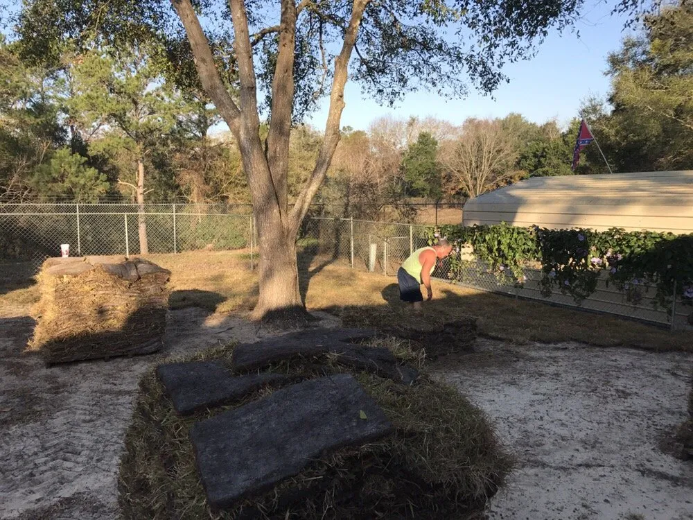 Reliable yard maintenance in Ocoee, FL by Lambert's Lawn Service