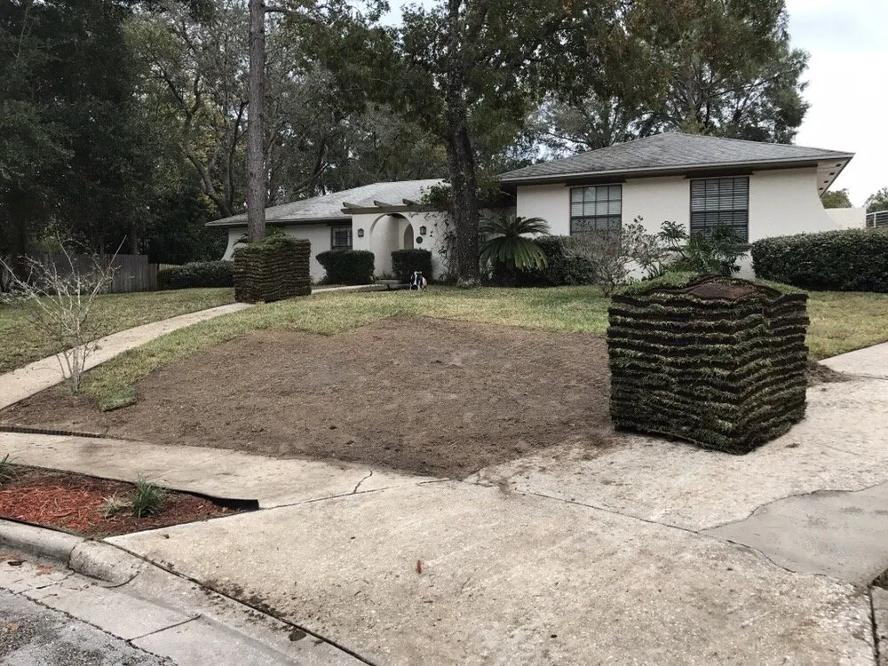 Expert yard maintenance in Ocoee, FL by Lambert's Lawn Service