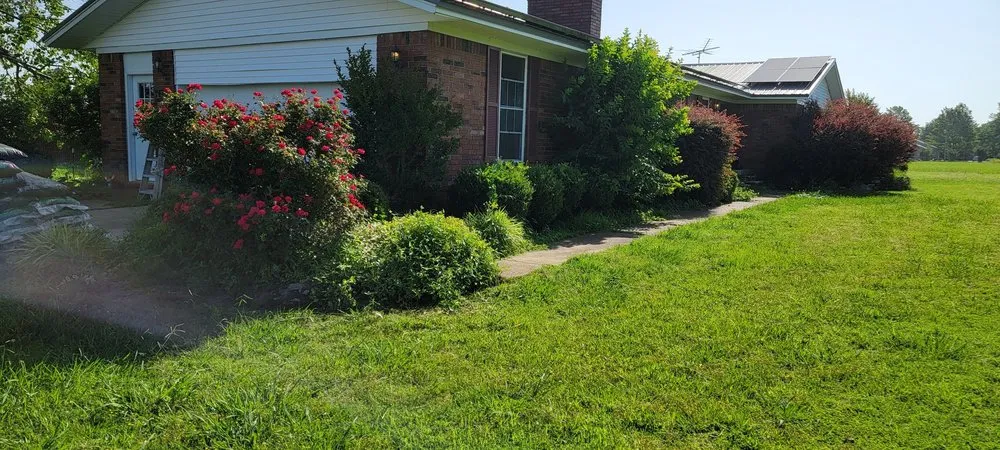 Affordable lawn care service in Cave City, AR by Lampton Lawncare