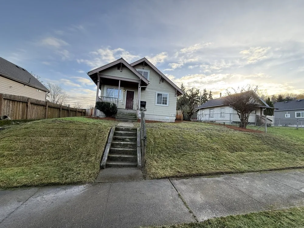 Local landscaping services for homes in Kirkland, WA by Lana Landscaping