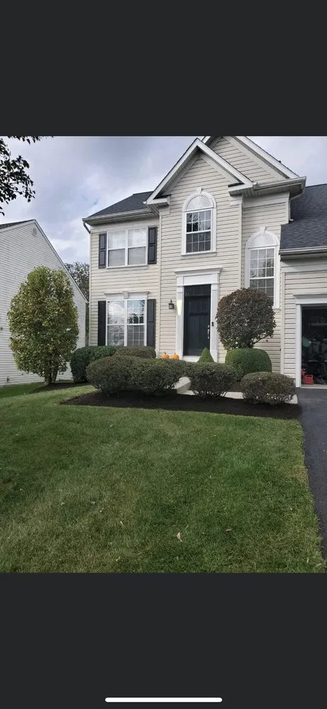 Local lawn care service experts serving Columbia, MD - Land Advanced