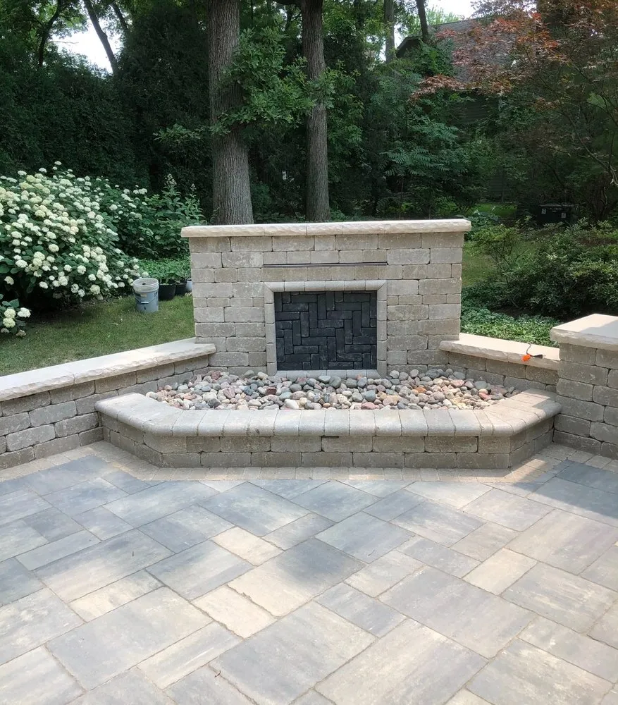 Reliable lawn mowing service in Elgin, IL - Land and Lawn Services