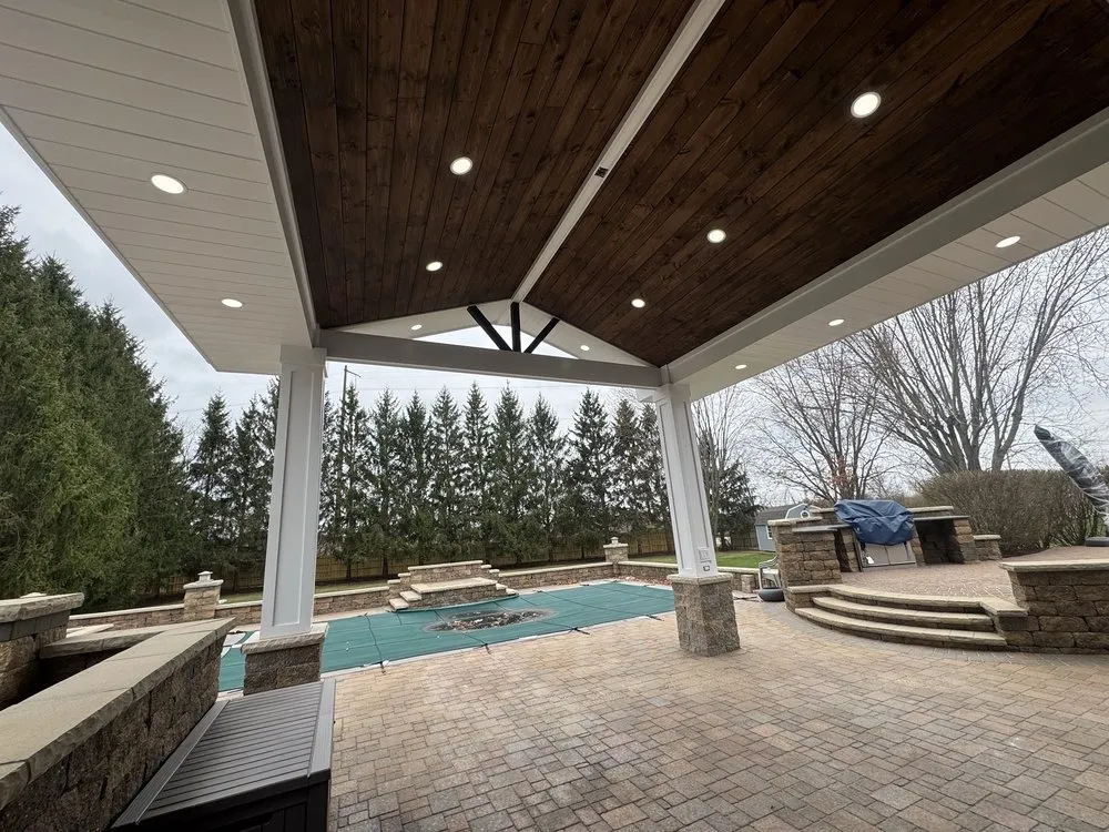 Professional landscaping services experts serving Elgin, IL - Land and Lawn Services