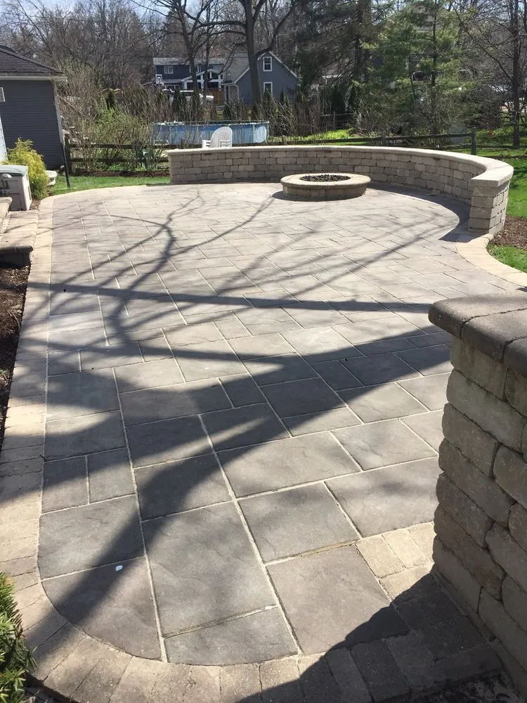 Professional yard maintenance in Elgin, IL by Land and Lawn Services