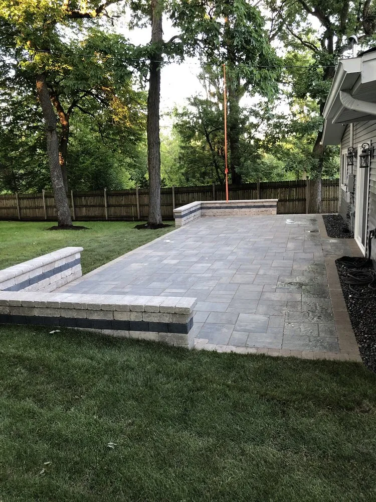 Top-rated lawn care service experts serving Elgin, IL - Land and Lawn Services