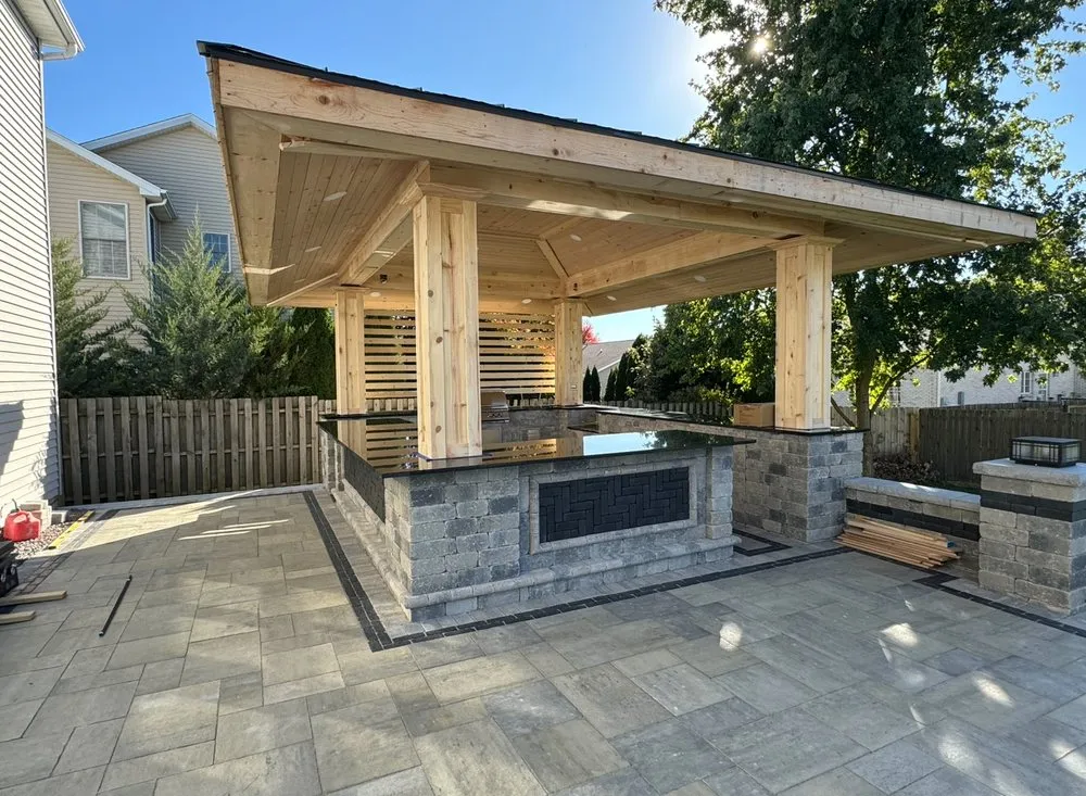 Trusted yard maintenance in Elgin, IL by Land and Lawn Services