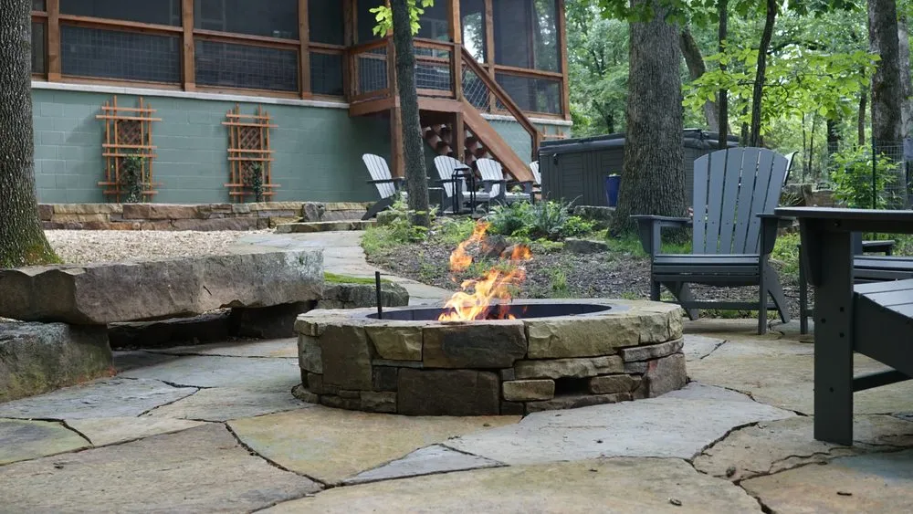 Custom outdoor landscaping in Bella Vista, AR - Land and Stone