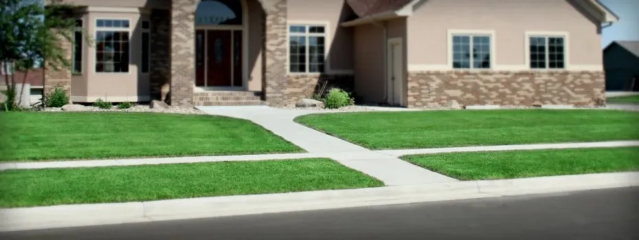 Reliable lawn care service experts serving Perrysburg, OH - Land Art