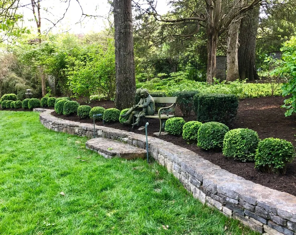 Top-rated yard maintenance in Springfield, TN by Land Art