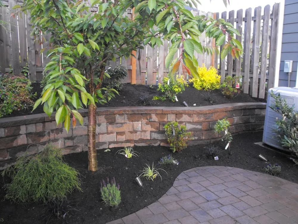 Custom lawn mowing service experts serving North Plains, OR - Land Crafters