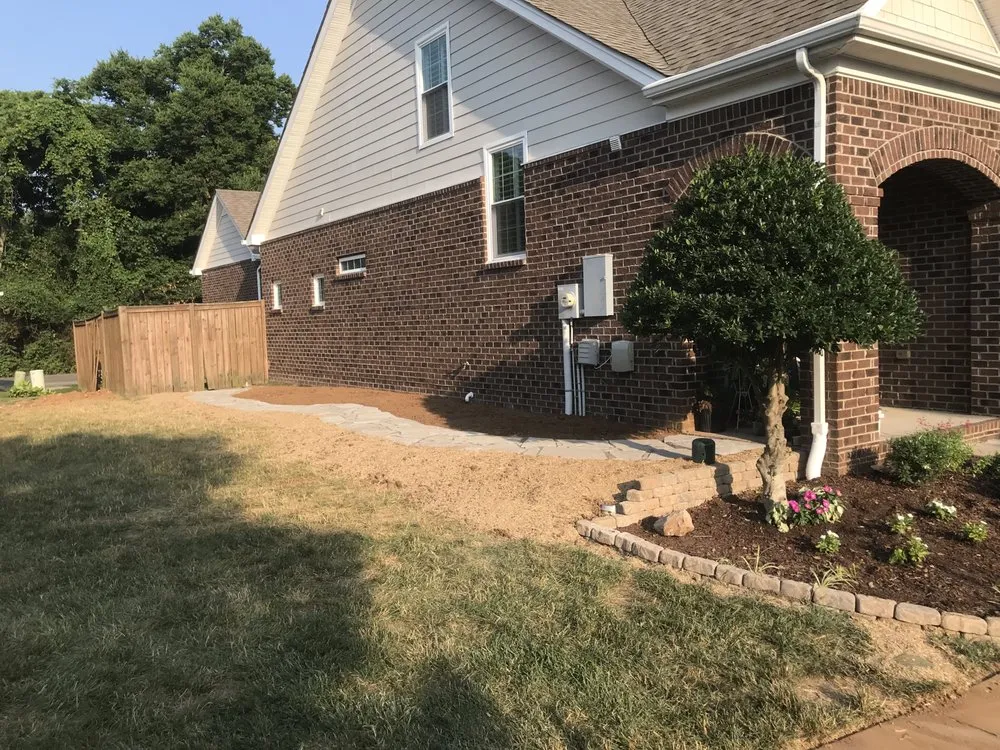 Custom garden landscaping for homes in Beechgrove, TN by Land-E-Scapes