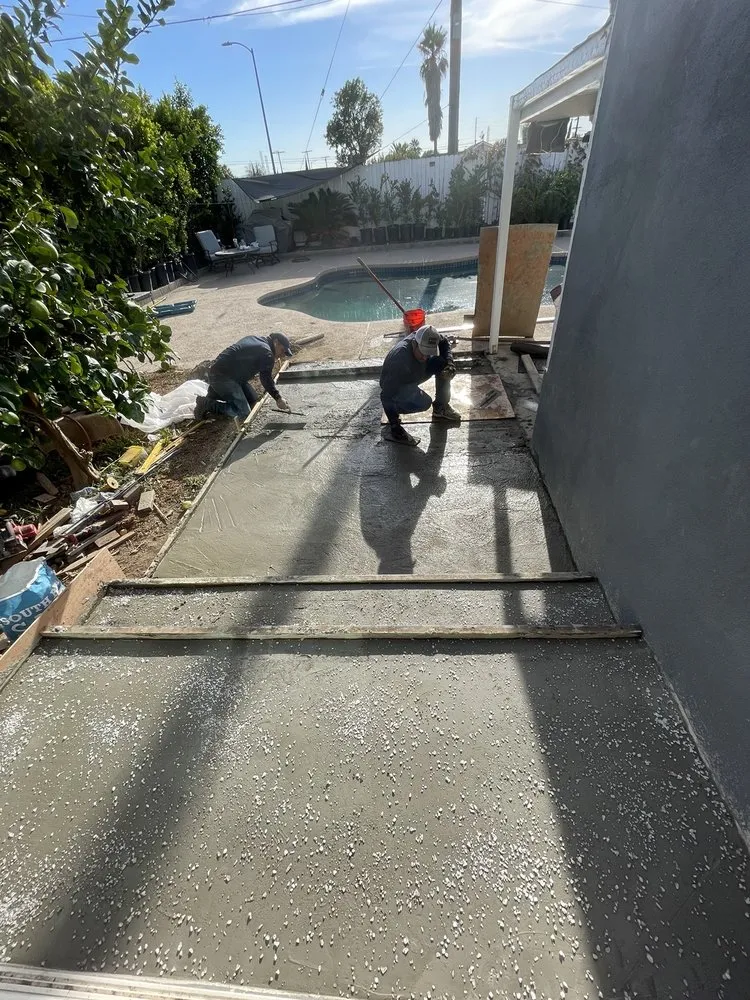 Custom garden landscaping for year-round maintenance across Los Angeles, CA - Land Eco Development