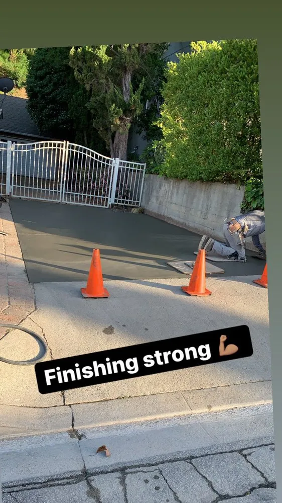 Custom lawn mowing service in Los Angeles, CA by Land Eco Development