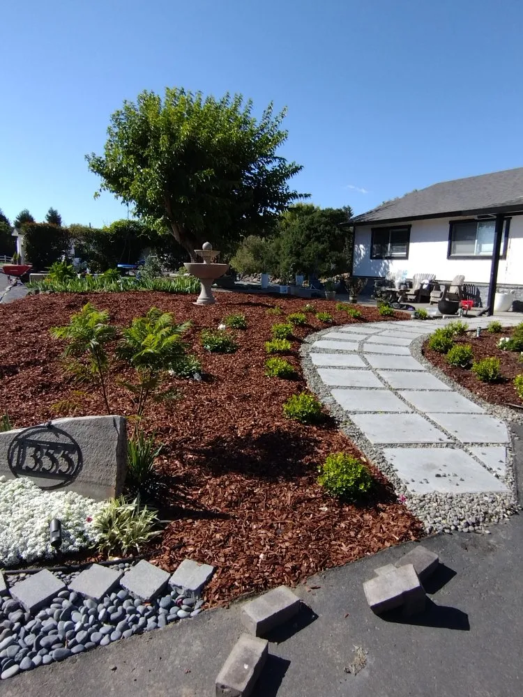 Affordable garden landscaping in Clearlake, CA by Land Escape