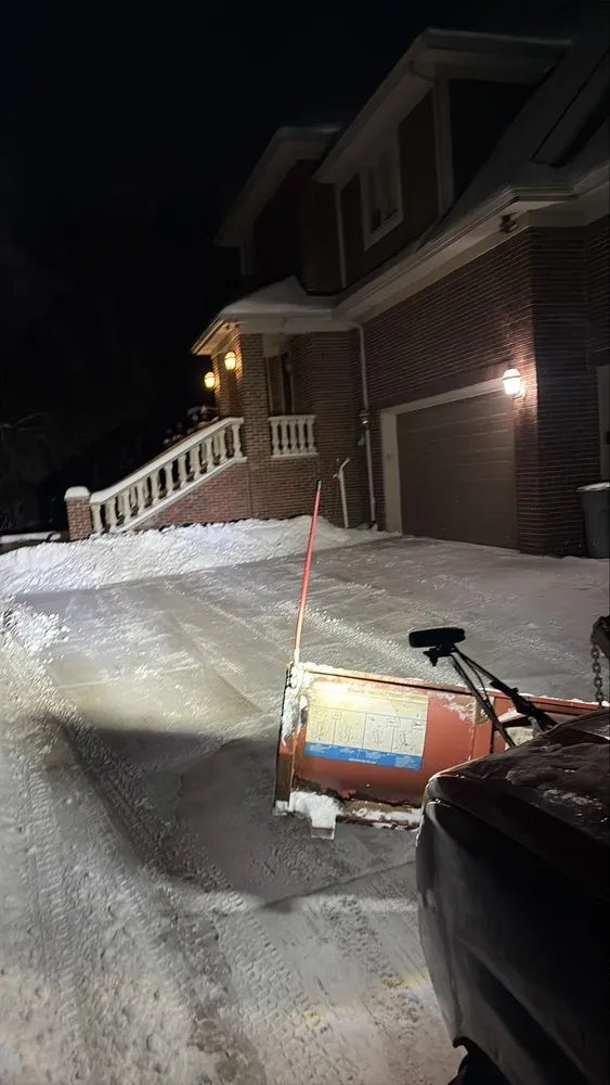 Reliable lawn mowing service in Farmington Hills, MI - Land Levelers