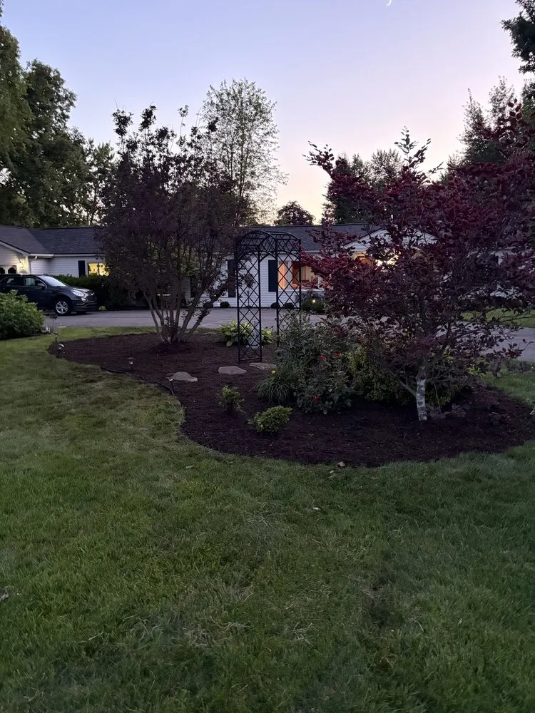 Custom garden landscaping in Farmington Hills, MI - Land Levelers