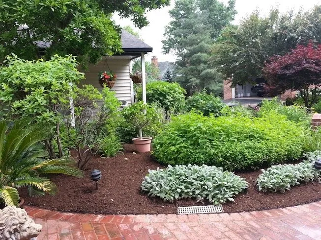 Custom garden landscaping experts serving Saint Charles, MO - Land Shark Lawn