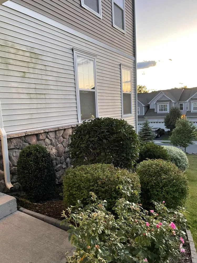 Affordable lawn care service in Bloomingburg, NY by Land Wow
