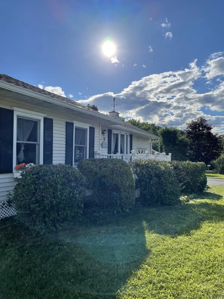 Professional garden landscaping in Bloomingburg, NY - Land Wow