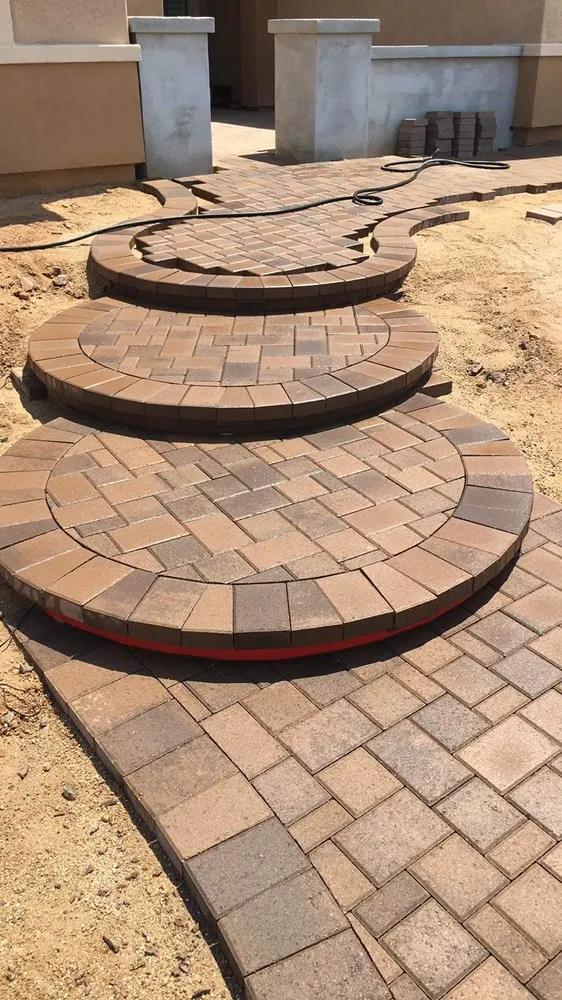 Reliable lawn mowing service experts serving El Mirage, AZ - Landaverde Landscape