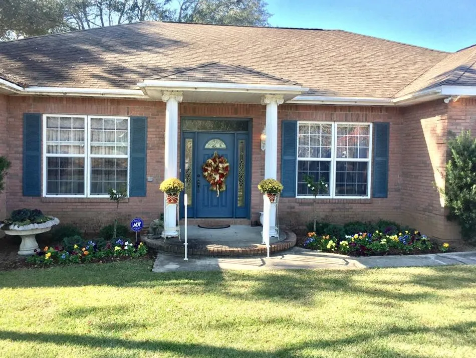 Professional yard cleanup service for beautiful yards across Chipley, FL - Landcare Concepts