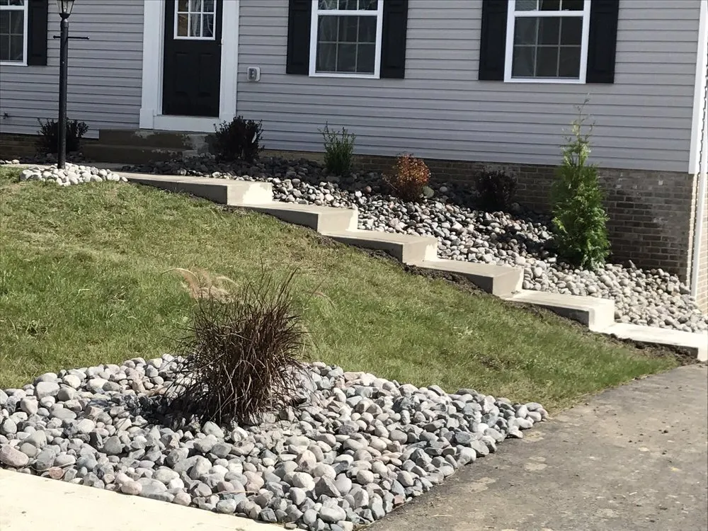 Affordable garden landscaping experts serving Lynnwood-Pricedale, PA - Landconcepts Landscape And Roofing