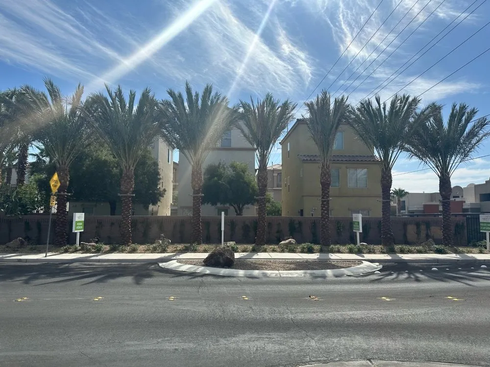 Professional landscaping services for beautiful yards in Las Vegas, NV by Landcraft