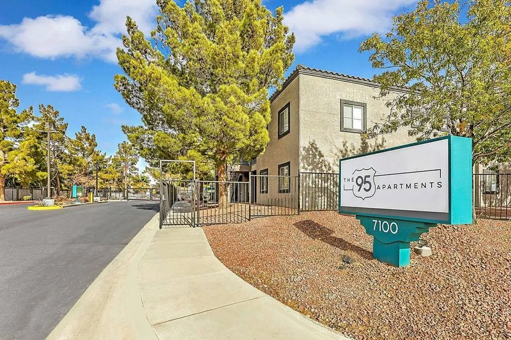 Top-rated yard cleanup service near you across Las Vegas, NV - Landcraft