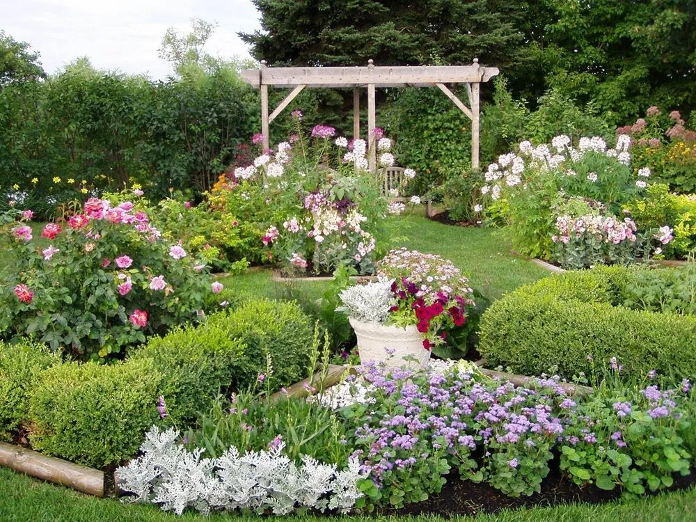 Professional landscape installation experts serving Minneapolis, MN - LandCraft