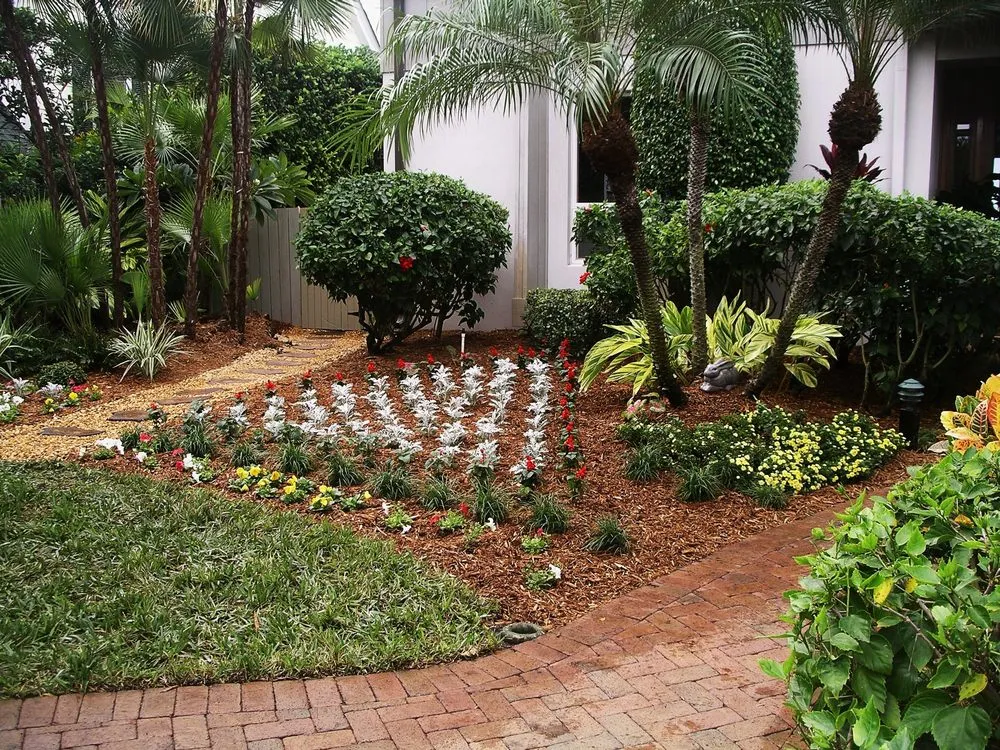 Top-rated outdoor landscaping in Largo, FL - Landcrafters Florida