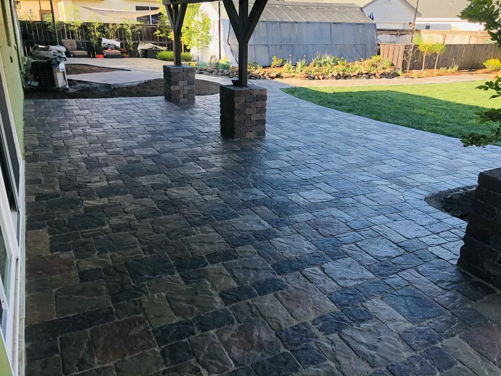 Custom yard cleanup service for year-round maintenance across Chico, CA - Landcrafts