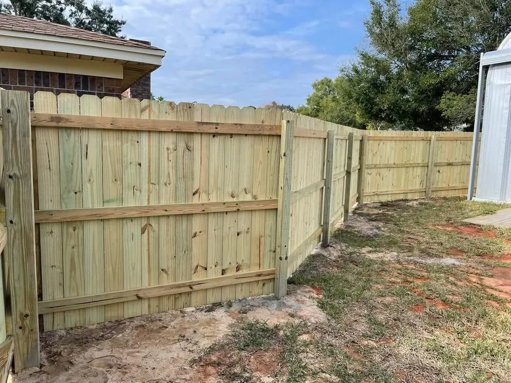 Expert yard maintenance in Cantonment, FL - LandCrete