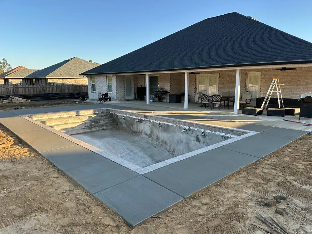 Affordable landscaping services experts serving Cantonment, FL - LandCrete