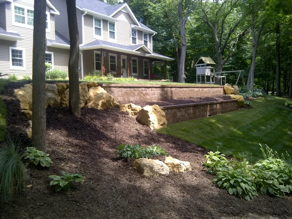 Affordable residential landscaping in Long Grove, IA by LANDDescapes
