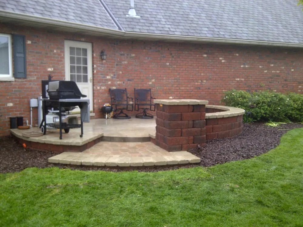 Local outdoor landscaping in Long Grove, IA - LANDDescapes