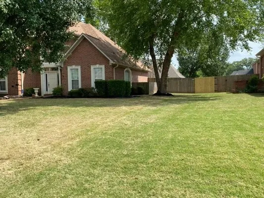 Landers Lawn Service Logo